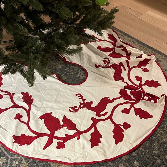 Pottery Barn tree skirt - Picture 3 of 4